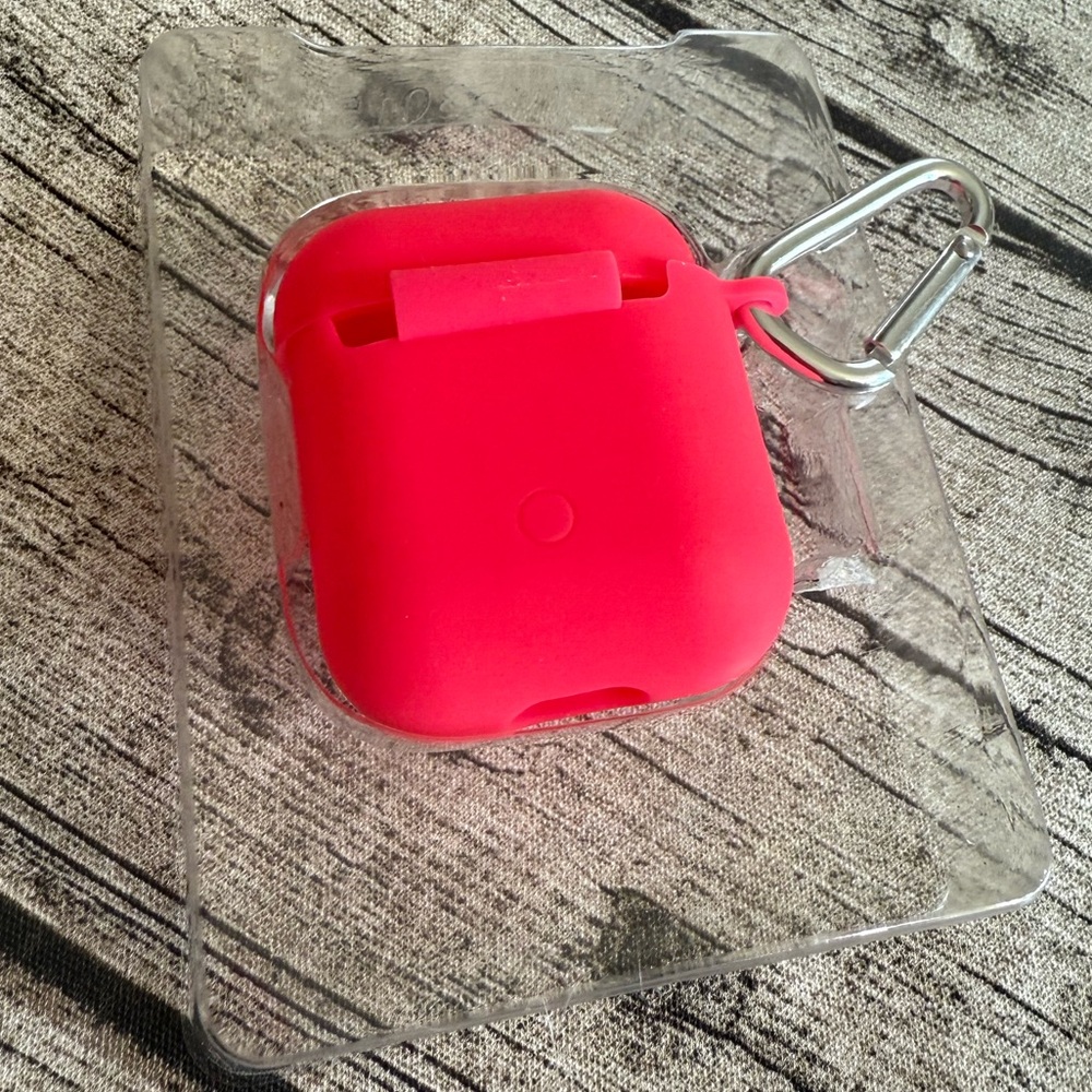 New. Silicone carrying case for AirPods